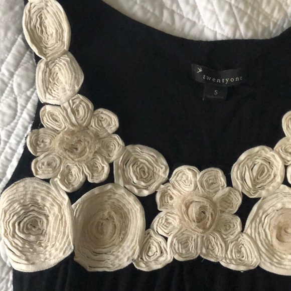 Black Tunic - Picture 2 of 3